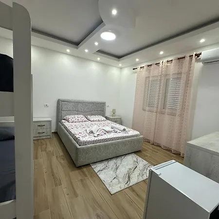 Отель Bar Restorant Niku 4*