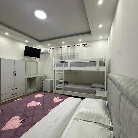 Отель Bar Restorant Niku 4*